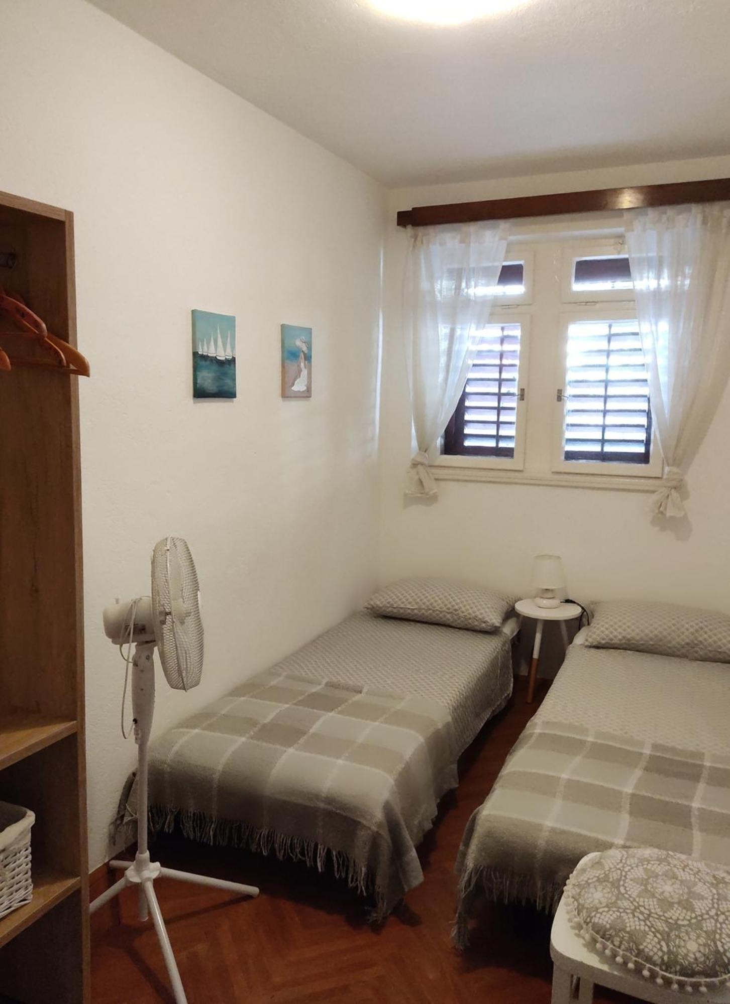 Ivka Apartment *